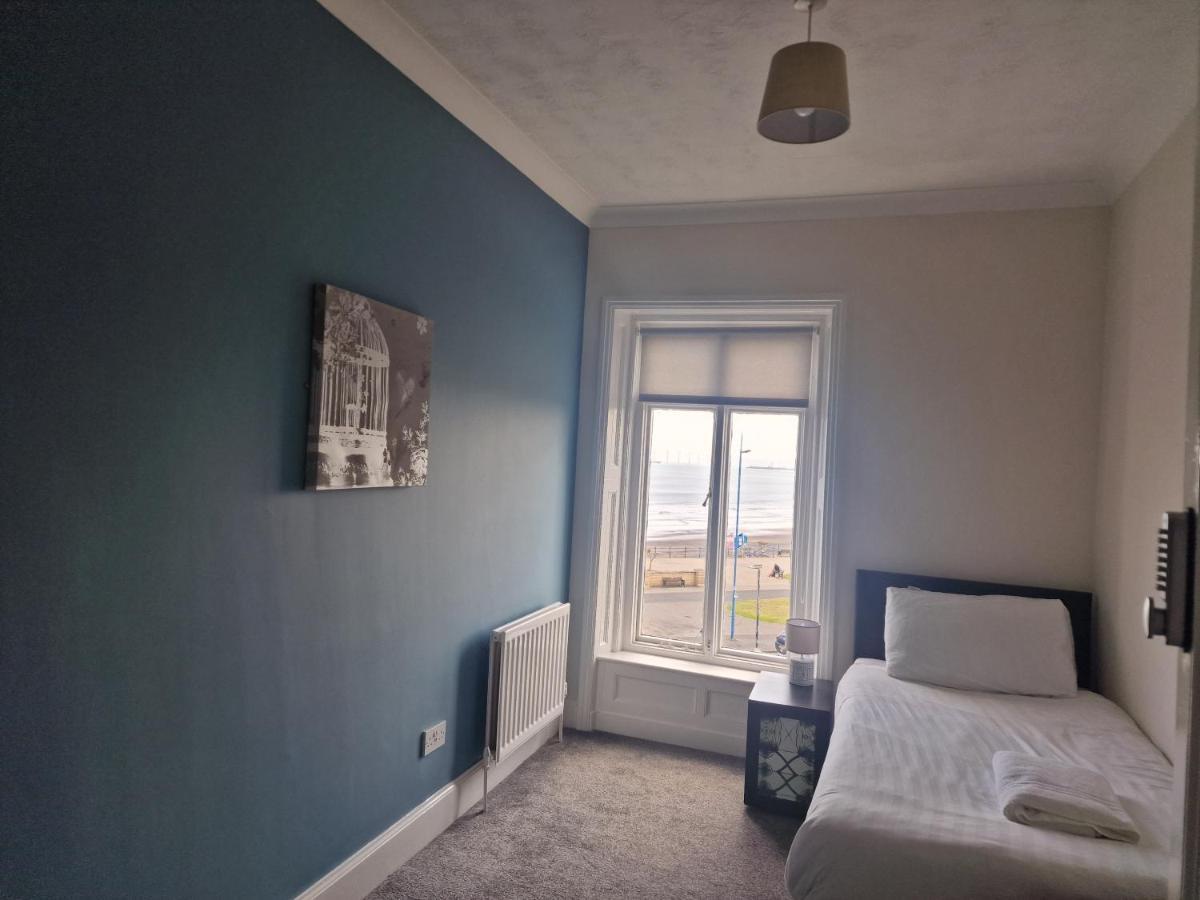 2 The Green, Exceptional Large House, Sea Views Loads Of Bathrooms Seaton Carew Eksteriør bilde